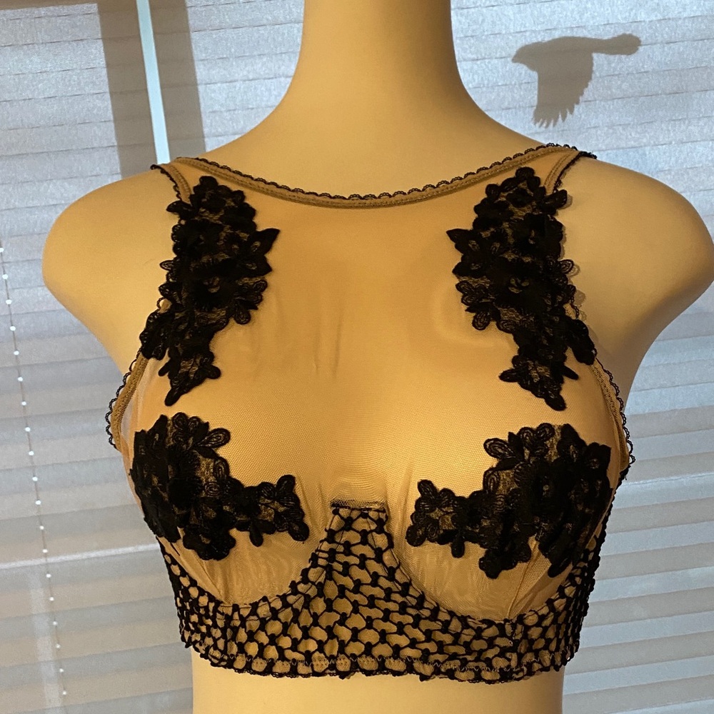 Victoria's Secret Black & Lace high neck bra. 34C